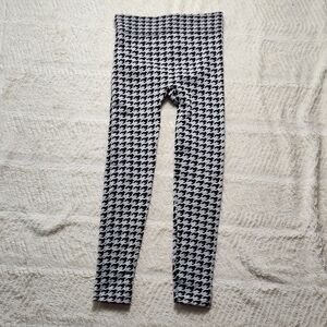 Britt's Knit's Houndstooth Leggings E U C